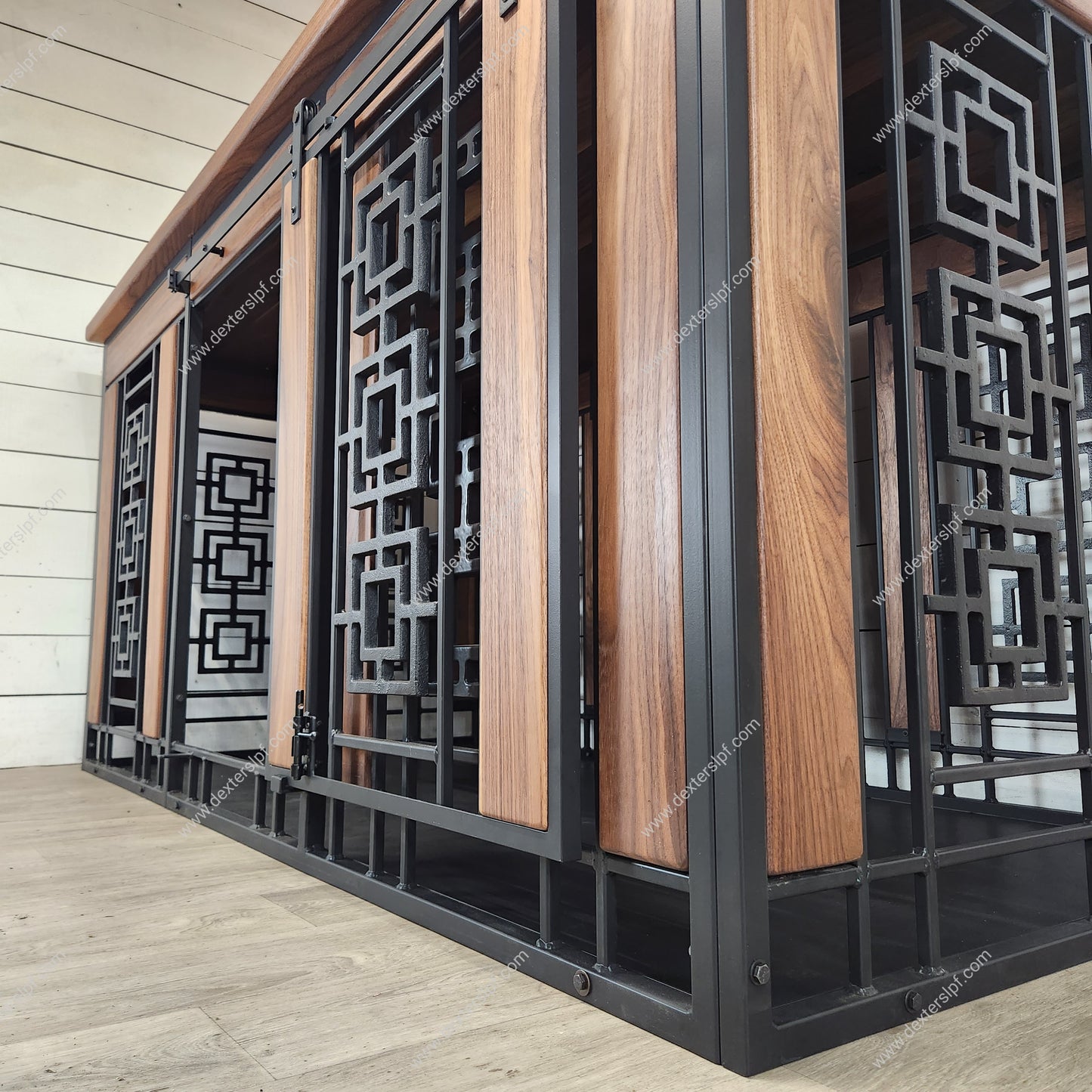Sebby XXL Custom Double Kennel | Elegant Sliding Barn Door Design